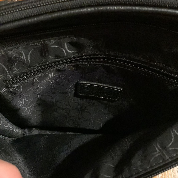 Vintage Black Leather Fossil Bag with Dividers and Pockets - Picture 6 of 8